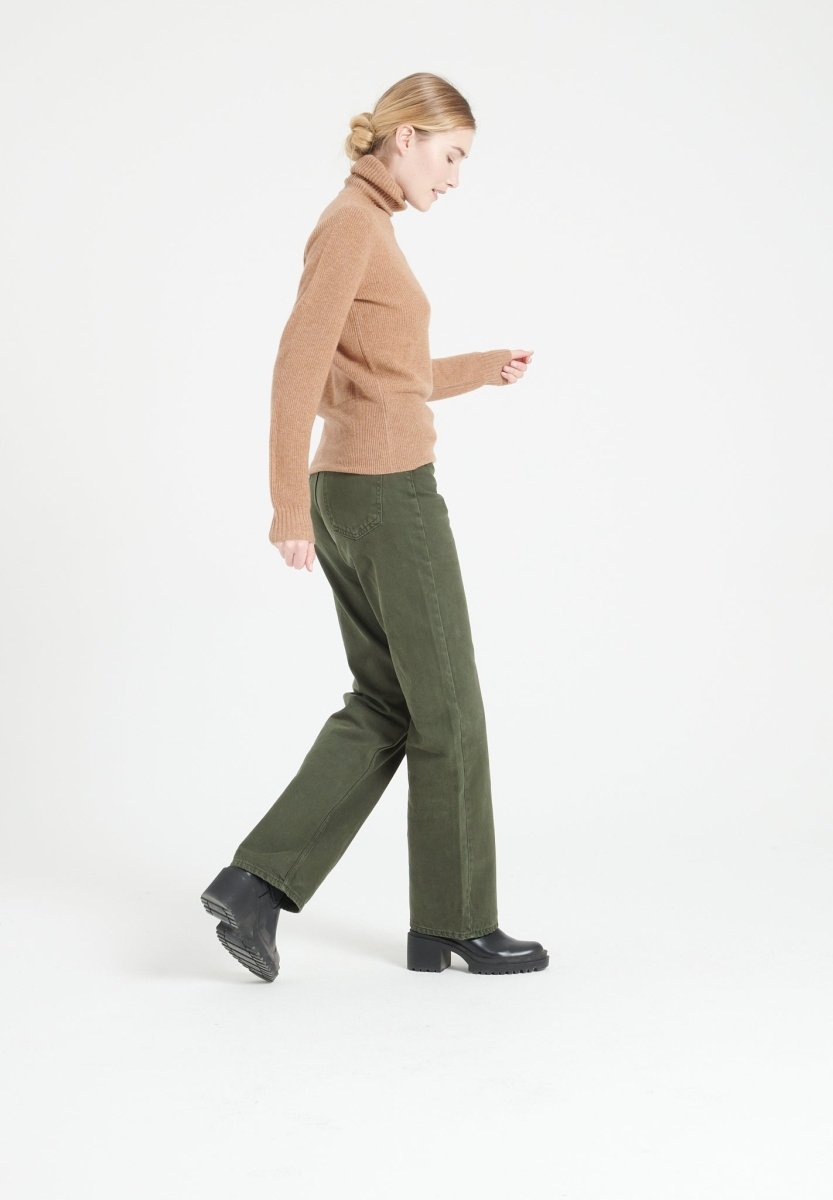 Women's camel cashmere turtleneck sweater - LILLY 21