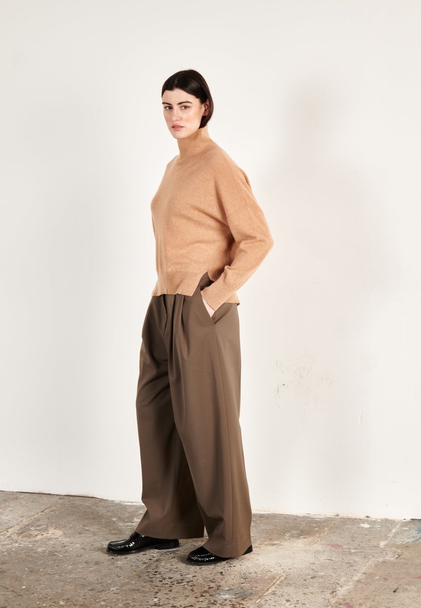 Women's light camel cashmere high-neck sweater - ZAYA 13