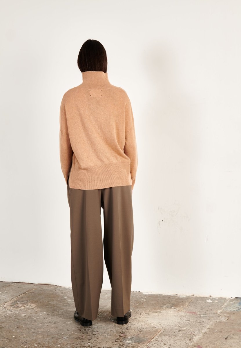 Women's light camel cashmere high-neck sweater - ZAYA 13