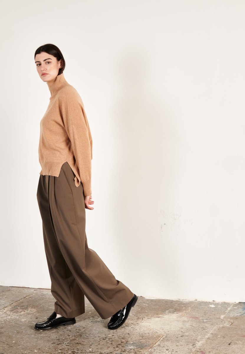 Women's light camel cashmere high-neck sweater - ZAYA 13